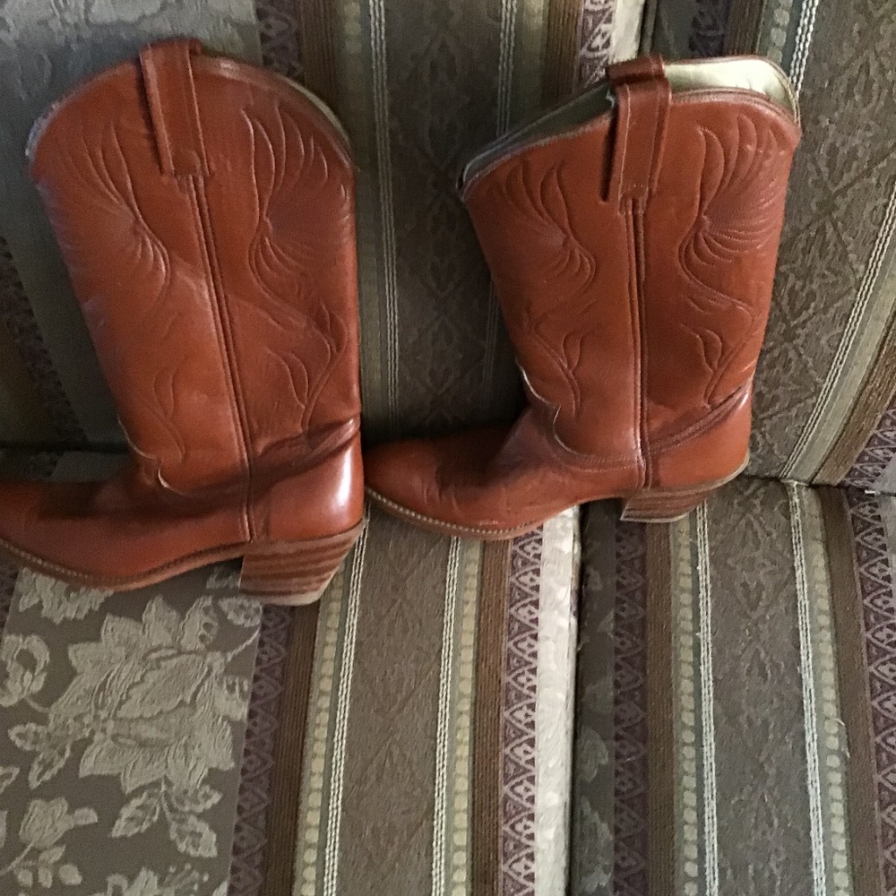 Woman;s Dingo Boots Size 7.5 M